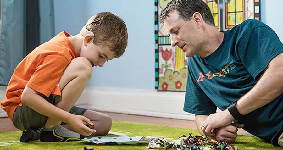 8 consejos para que los padres desarrollen la confianza en los niños con pérdida auditiva