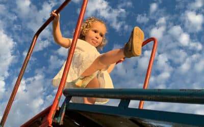 Con implante desde el año y medio, ¡hoy canta “El payaso plin plin” en la sala del jardín!