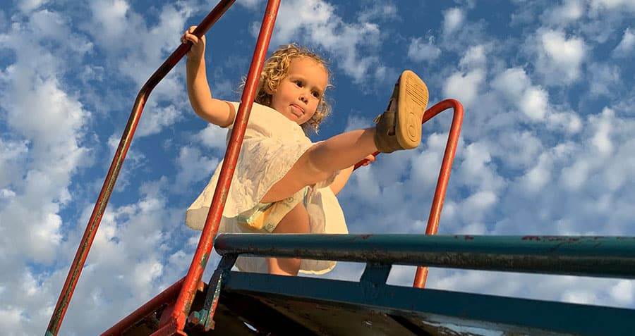 Con implante desde el año y medio, ¡hoy canta “El payaso plin plin” en la sala del jardín!